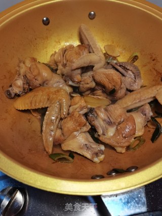 酱香鸡翅的做法步骤：4