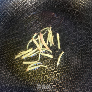 青椒毛豆烧鸡肉的做法步骤：6
