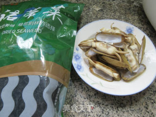 蛏子拌裙带菜的做法步骤：1