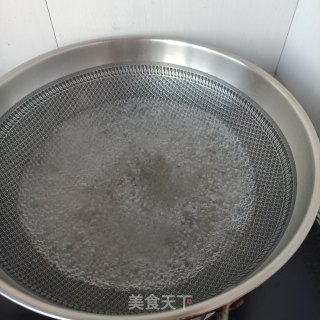 麻辣肠炒菠菜梗的做法步骤：5