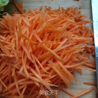 胡萝卜木耳包的做法步骤：2