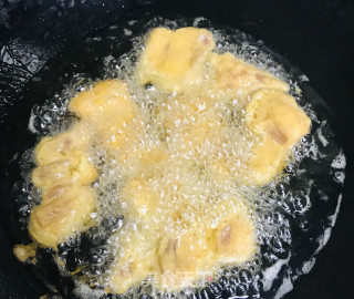 菠萝炒酥肉的做法步骤：4