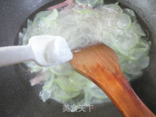 火腿片夜开花煮铁棍山药粉条的做法步骤：10