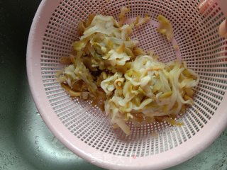 炒榨菜丝的做法步骤：5