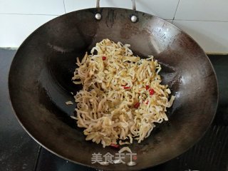 炒榨菜丝的做法步骤：7