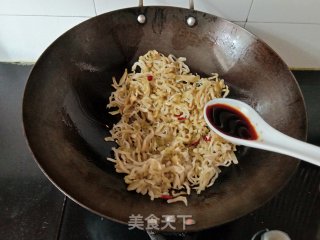 炒榨菜丝的做法步骤：8