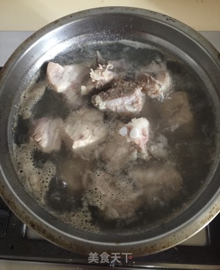 排骨小冬瓜汤的做法步骤：2