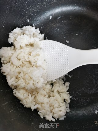 假蒌蛋炒饭的做法步骤：1