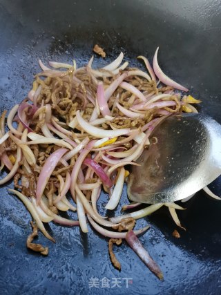 肉丝炒洋葱的做法步骤：6