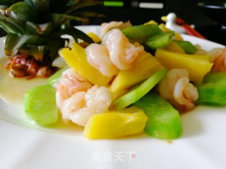 夏天开胃瘦身美食～菠萝炒虾球的做法步骤：6
