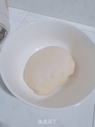 早上起来，做一个咸香可口的馅饼，再搭配一碗粥或者豆浆！是不是很暖胃！的做法步骤：1