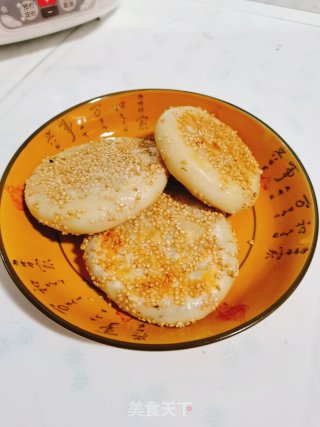 早上起来，做一个咸香可口的馅饼，再搭配一碗粥或者豆浆！是不是很暖胃！的做法步骤：7