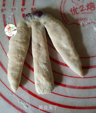 椰蓉紫薯辫子小面包的做法步骤：9