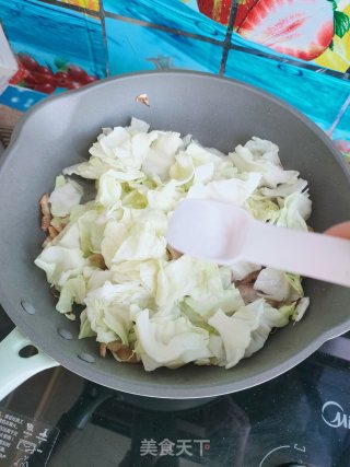 五花肉炒包菜的做法步骤：8