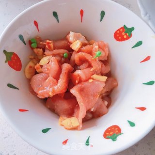洋葱炒瘦肉片的做法步骤：2
