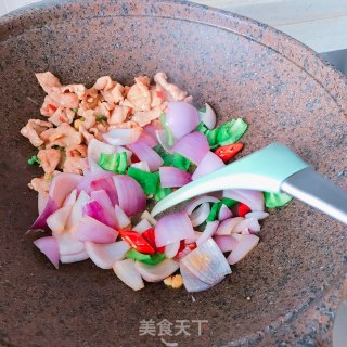 洋葱炒瘦肉片的做法步骤：6