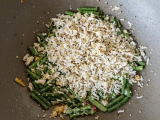 豇豆藜麦炒饭的做法步骤：7