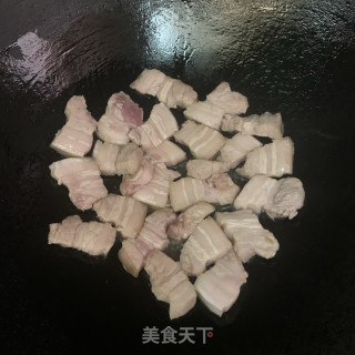 油豆腐焖五花肉的做法步骤：5