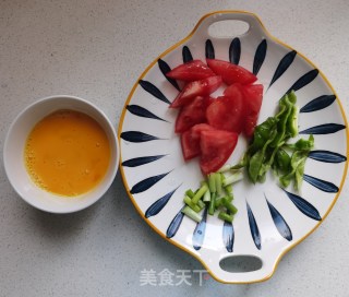 蘑菇炒鸡蛋的做法步骤：3