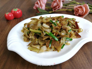 腊肉炒栀子花的做法步骤：7