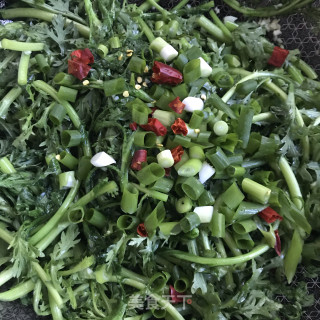 蒜头油炒茼蒿的做法步骤：7