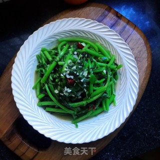 蒜头油炒茼蒿的做法步骤：10