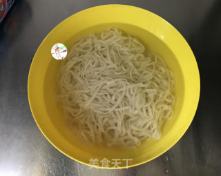 黄瓜火鸡酱拌面的做法步骤：11