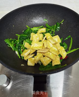 菠菜炒豆腐的做法步骤：8