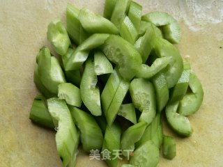 橄榄油炒黄瓜的做法步骤：3