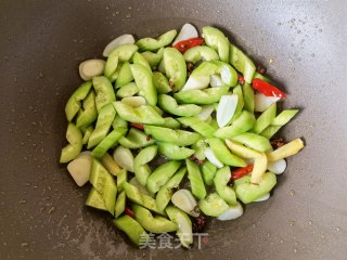 橄榄油炒黄瓜的做法步骤：7