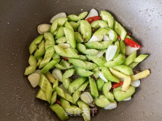 橄榄油炒黄瓜的做法步骤：8