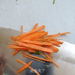 梅花肉拌芹菜的做法步骤：5