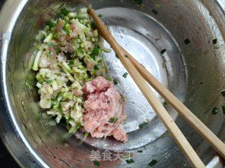 肉糜芹菜胡萝卜焖菜的做法步骤：3