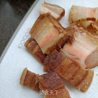 芹菜胡萝卜炒腊肉的做法步骤：4