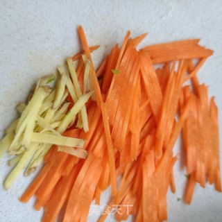 芹菜胡萝卜炒腊肉的做法步骤：7