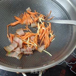 芹菜胡萝卜炒腊肉的做法步骤：10