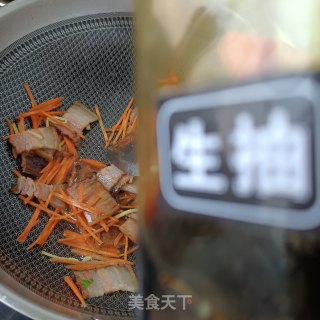 芹菜胡萝卜炒腊肉的做法步骤：12