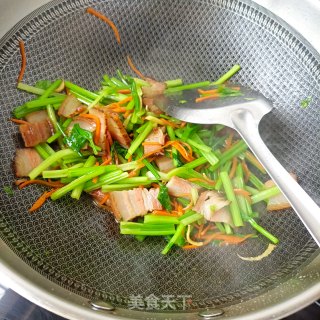 芹菜胡萝卜炒腊肉的做法步骤：17