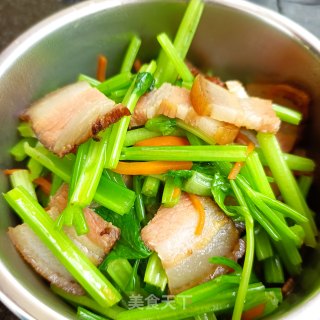 芹菜胡萝卜炒腊肉的做法步骤：18