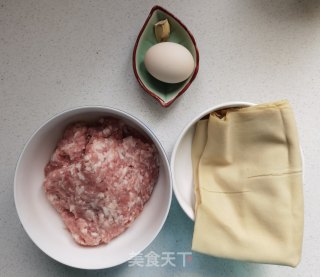 豆皮香肠的做法步骤：1