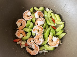 黄瓜虾仁炒藜麦饭的做法步骤：10