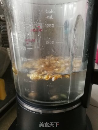 核桃黑豆浆的做法步骤：2