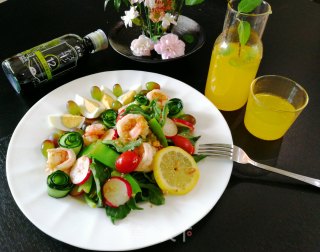 边吃边瘦的健康美食～轻食蔬果虾仁沙拉的做法步骤：5
