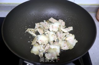 回锅肉炒青椒的做法步骤：3