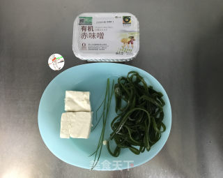 豆腐海带味噌汤的做法步骤：1