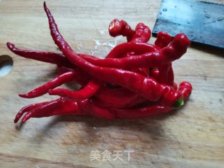 肉末榨菜炒红辣椒的做法步骤：1