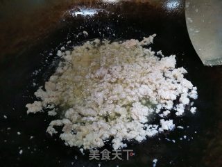 肉末榨菜炒红辣椒的做法步骤：3