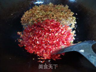 肉末榨菜炒红辣椒的做法步骤：7