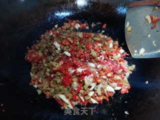 肉末榨菜炒红辣椒的做法步骤：9