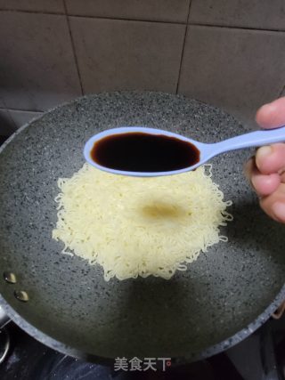 酱油炒面的做法步骤：6